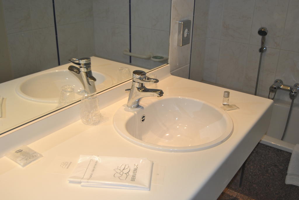 Greenpark Hotel Sint-Pieters-Leeuw Room photo